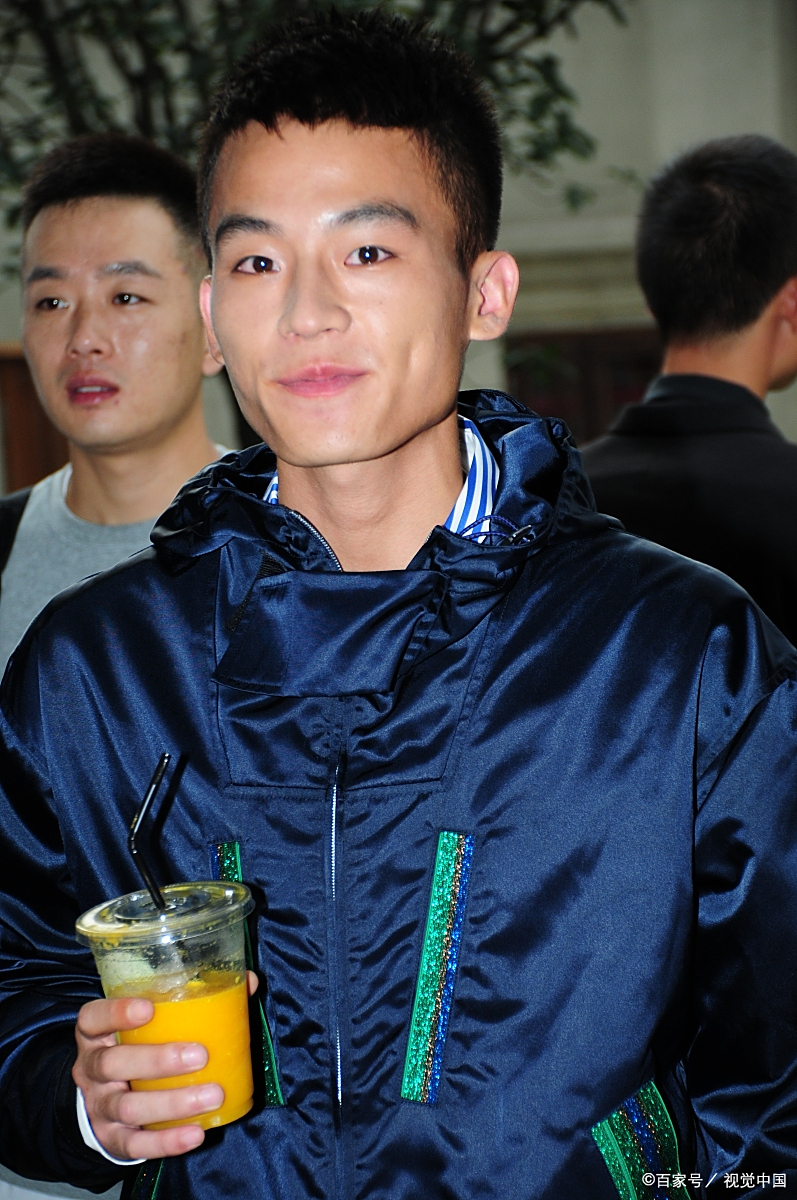 YABO-塔图姆重返赛场，出色发挥首场状态出色，勇士观众沸腾！气势如虹延续的简单介绍